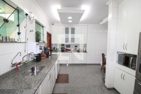 Casa à venda com 800m², 7 quartos e 6 vagasCozinha