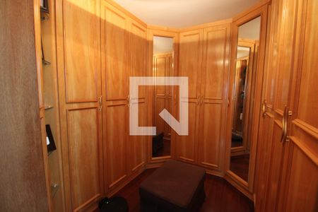 Casa à venda com 800m², 7 quartos e 6 vagasQuarto 2 - Closet