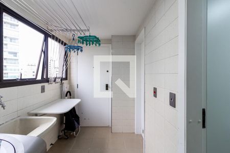 Apartamento à venda com 156m², 3 quartos e 3 vagas Apartamento à venda com 156m², 3 quartos e 3 vagasÁrea de Serviço