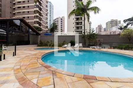 Apartamento à venda com 156m², 3 quartos e 3 vagas Apartamento à venda com 156m², 3 quartos e 3 vagasPiscina