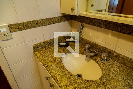 Apartamento à venda com 100m², 3 quartos e 2 vagasBanheiro da Suíte - Pia