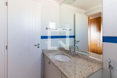 Apartamento à venda com 171m², 3 quartos e 4 vagasBanheiro da Suíte 01