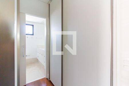 Apartamento à venda com 171m², 3 quartos e 4 vagasCloset Suíte 03