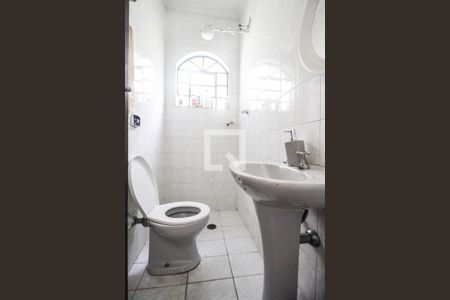 Casa à venda com 250m², 3 quartos e 3 vagasBanheiro de serviço