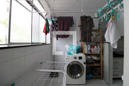 Apartamento à venda com 90m², 2 quartos e 2 vagasÁrea de serviço