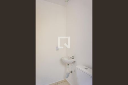 Banheiro de kitnet/studio para alugar com 1 quarto, 35m² em Vila Granada, São Paulo