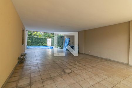 Casa de condomínio para alugar com 420m², 5 quartos e 4 vagasÁrea externa - Garagem