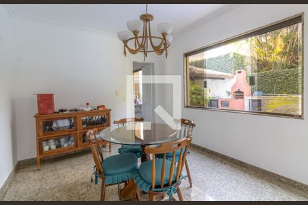 Casa de condomínio para alugar com 420m², 5 quartos e 4 vagasCopa