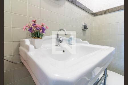 Casa de condomínio para alugar com 420m², 5 quartos e 4 vagasLavabo