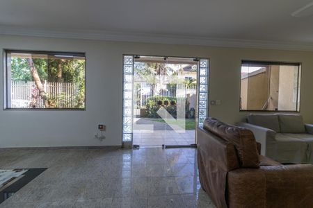 Sala de casa de condomínio à venda com 5 quartos, 420m² em Vargem Grande, Rio de Janeiro