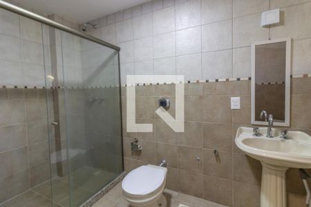 Casa de condomínio para alugar com 420m², 5 quartos e 4 vagasSuíte 3 - Banheiro