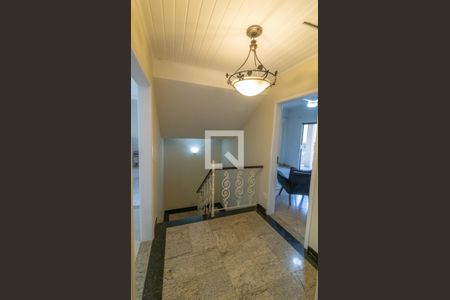 Casa de condomínio para alugar com 420m², 5 quartos e 4 vagasCorredor