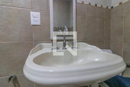 Casa de condomínio para alugar com 420m², 5 quartos e 4 vagasSuíte 3 - Banheiro