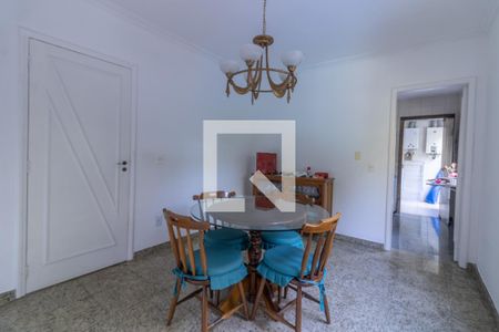 Casa de condomínio para alugar com 420m², 5 quartos e 4 vagasCopa