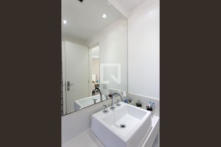 Apartamento à venda com 183m², 3 quartos e 4 vagasBanheiro da Suíte 2 (Master)