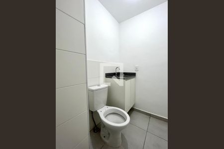 Banheiro de apartamento à venda com 2 quartos, 38m² em Guaiaúna, São Paulo