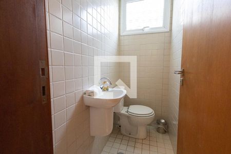 Casa de condomínio para alugar com 140m², 3 quartos e 2 vagasBanheiro