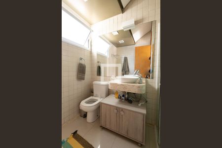 Casa de condomínio para alugar com 140m², 3 quartos e 2 vagasBanheiro