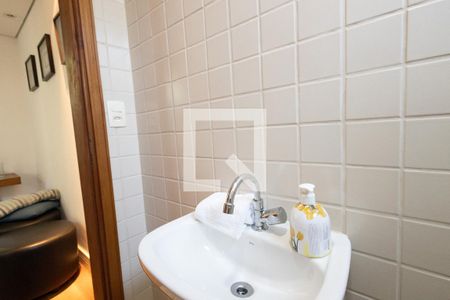 Casa de condomínio para alugar com 140m², 3 quartos e 2 vagasBanheiro