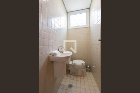 Casa de condomínio para alugar com 140m², 3 quartos e 2 vagasBanheiro