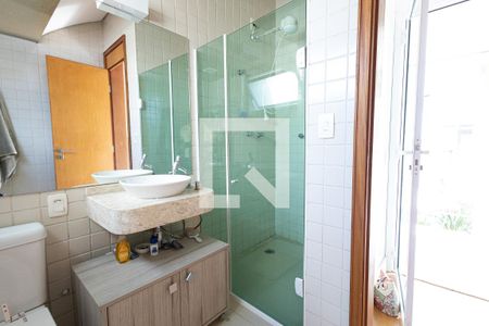 Casa de condomínio para alugar com 140m², 3 quartos e 2 vagasBanheiro