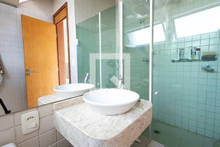 Casa de condomínio para alugar com 140m², 3 quartos e 2 vagasBanheiro