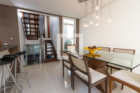 Casa de condomínio para alugar com 140m², 3 quartos e 2 vagasSala/Jantar