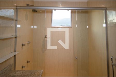 Casa de condomínio à venda com 300m², 4 quartos e 2 vagasBanheiro da Suíte 1