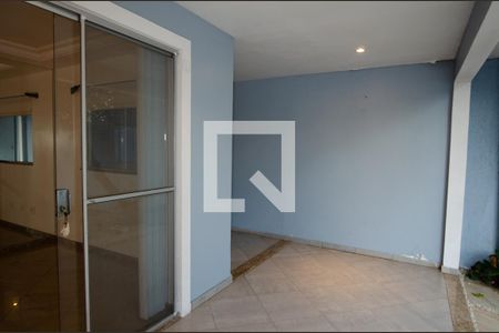 Casa de condomínio à venda com 300m², 4 quartos e 2 vagasVaranda