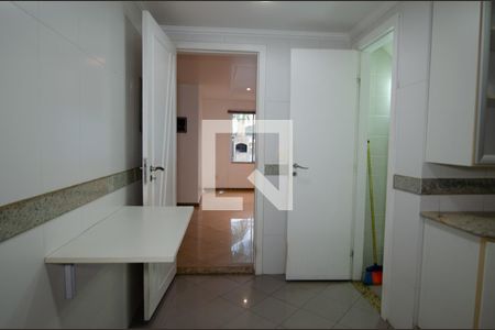 Casa de condomínio à venda com 300m², 4 quartos e 2 vagasCozinha