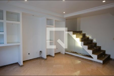 Sala de casa de condomínio à venda com 4 quartos, 300m² em Vargem Pequena, Rio de Janeiro