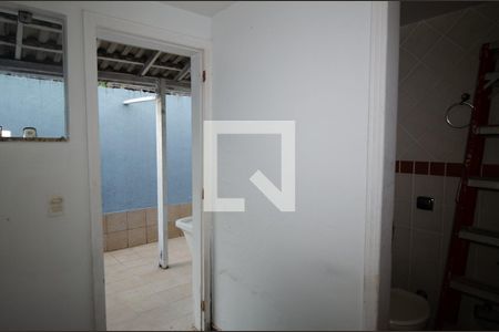 Casa de condomínio à venda com 300m², 4 quartos e 2 vagasQuarto de serviço