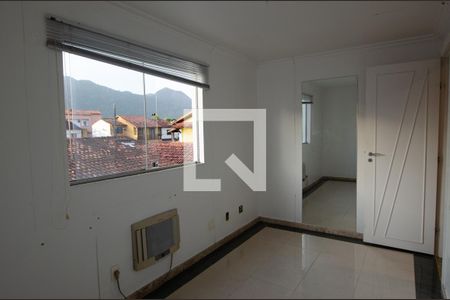 Casa de condomínio à venda com 300m², 4 quartos e 2 vagasQuarto 3
