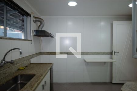 Casa de condomínio à venda com 300m², 4 quartos e 2 vagasCozinha