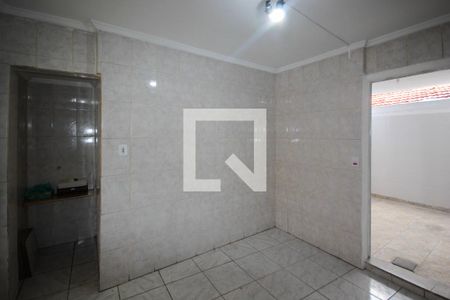 Cozinha de casa para alugar com 2 quartos, 64m² em Vila Brasilina, São Paulo