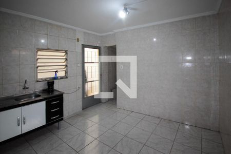 Cozinha de casa para alugar com 2 quartos, 64m² em Vila Brasilina, São Paulo