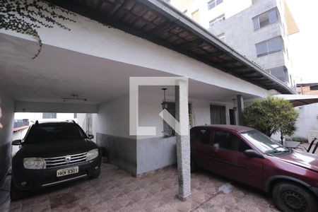 Garagem de casa à venda com 3 quartos, 500m² em Eldorado, Contagem