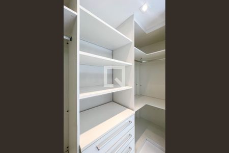 Apartamento para alugar com 86m², 2 quartos e 1 vaga Apartamento para alugar com 86m², 2 quartos e 1 vagaCloset