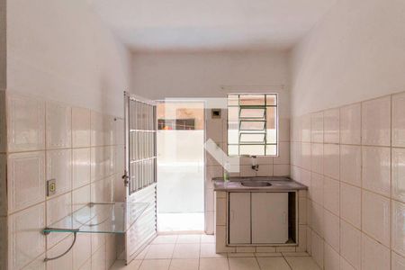 Cozinha de casa para alugar com 1 quarto, 30m² em Jardim Santa Maria, São Paulo
