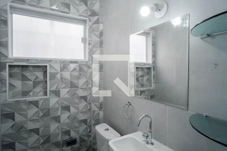 Banheiro de casa à venda com 2 quartos, 200m² em Vila Ré, São Paulo