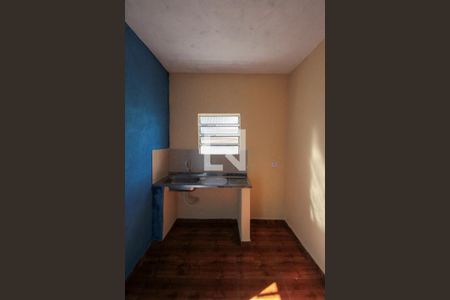 Cozinha de casa para alugar com 2 quartos, 40m² em Vila Iguaçu, São Paulo