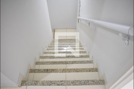 Apartamento para alugar com 95m², 2 quartos e 2 vagasEscada