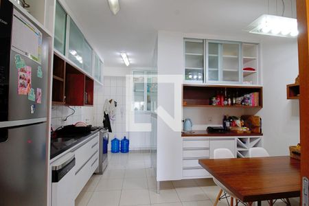 Apartamento para alugar com 119m², 4 quartos e 2 vagas Apartamento para alugar com 119m², 4 quartos e 2 vagasCozinha
