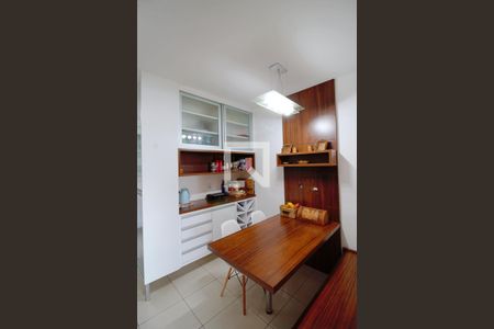 Apartamento para alugar com 119m², 4 quartos e 2 vagas Apartamento para alugar com 119m², 4 quartos e 2 vagasCozinha