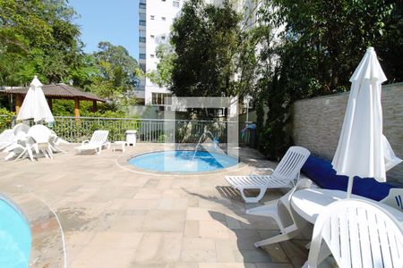 Apartamento para alugar com 119m², 4 quartos e 2 vagas Apartamento para alugar com 119m², 4 quartos e 2 vagasÁrea comum - Piscina