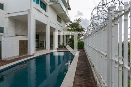 Casa à venda com 900m², 8 quartos e 4 vagasÁrea externa