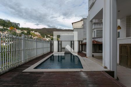 Casa à venda com 900m², 8 quartos e 4 vagasÁrea externa