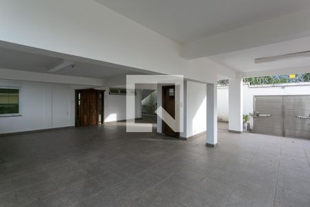 Casa à venda com 900m², 8 quartos e 4 vagasGaragem