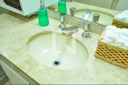 Apartamento à venda com 58m², 2 quartos e 2 vagas Apartamento à venda com 58m², 2 quartos e 2 vagasBanheiro Corredor