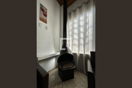 Casa à venda com 115m², 4 quartos e 1 vagaLareira